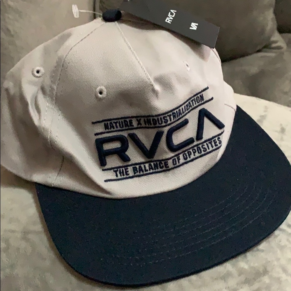 RVCA SNAP BACK